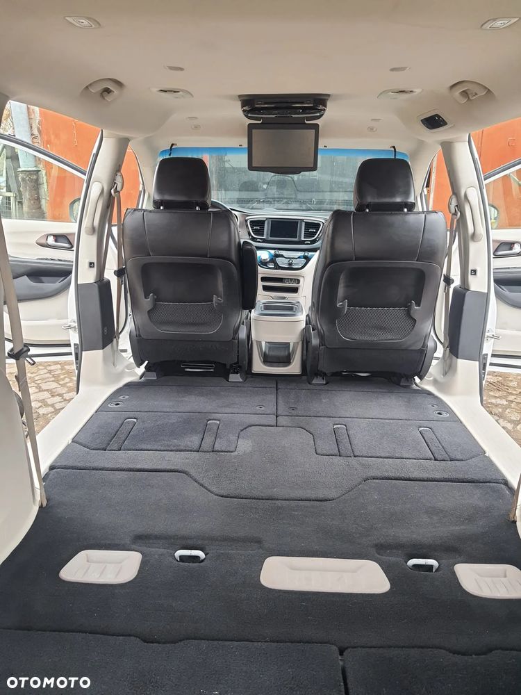 Chrysler Voyager - 18