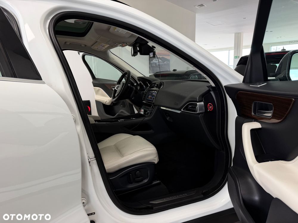 Jaguar F-Pace 2.0 i4D AWD Prestige - 36