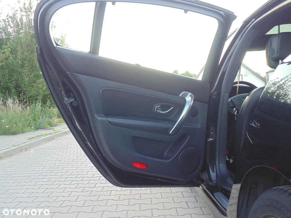 Renault Latitude 2.0 dCi Initiale - 32