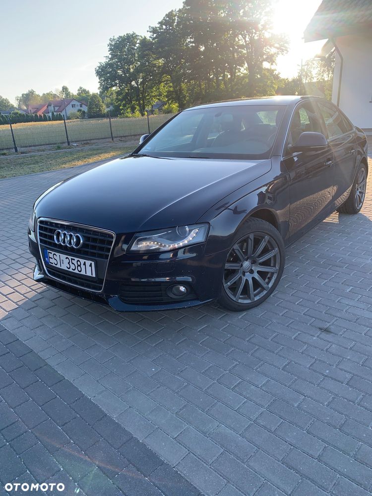 Audi A4 Limousine - 1