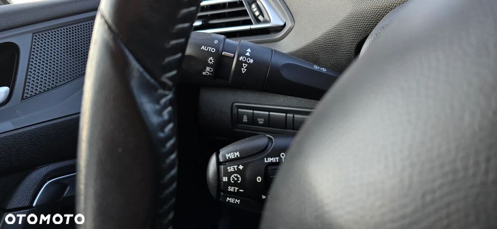 Peugeot 308 1.6 BlueHDi Active S&S - 34