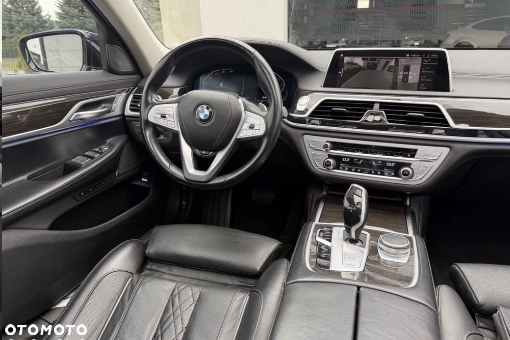 BMW Seria 7 740Li - 16
