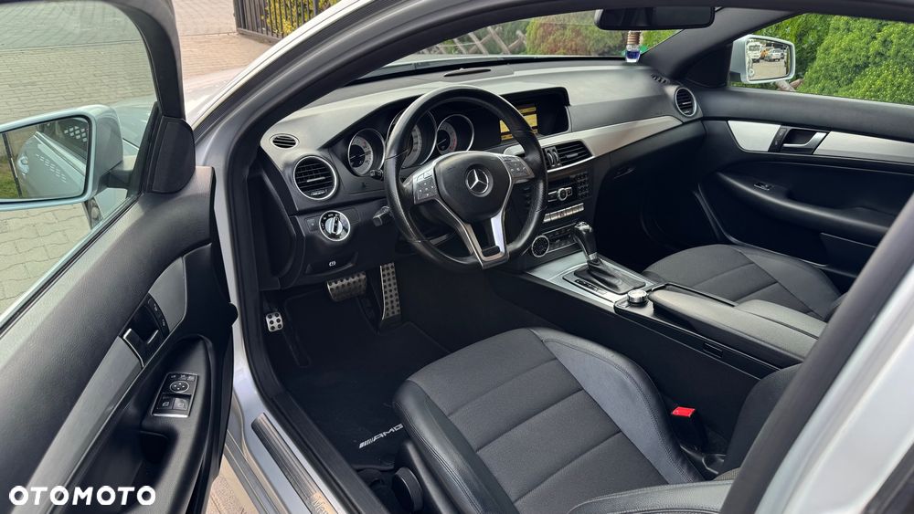 Mercedes-Benz Klasa C 250 CGI BlueEff Sport - 18