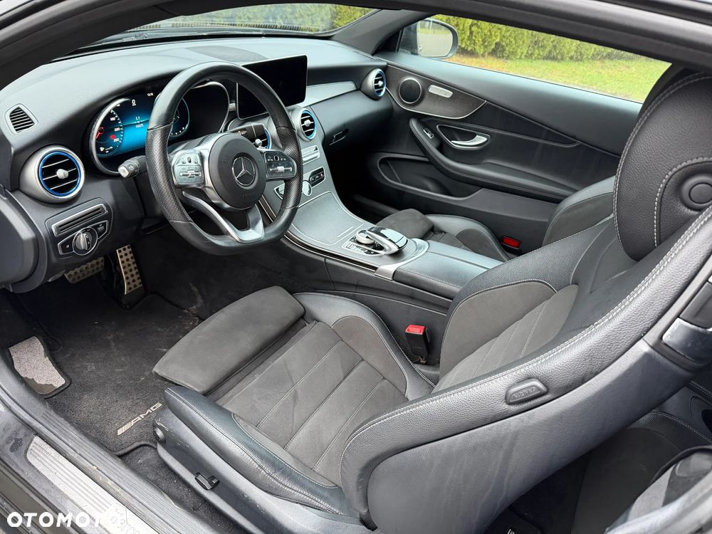 Mercedes-Benz Klasa C 200 9G-TRONIC AMG Line - 13