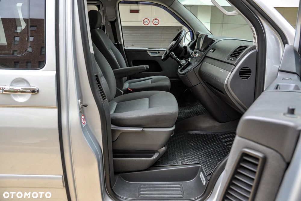 Volkswagen Multivan - 12