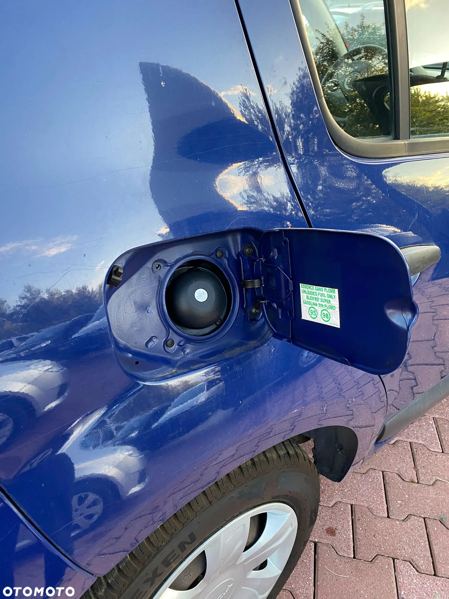 Dacia Sandero 1.4 MPI Laureate - 9