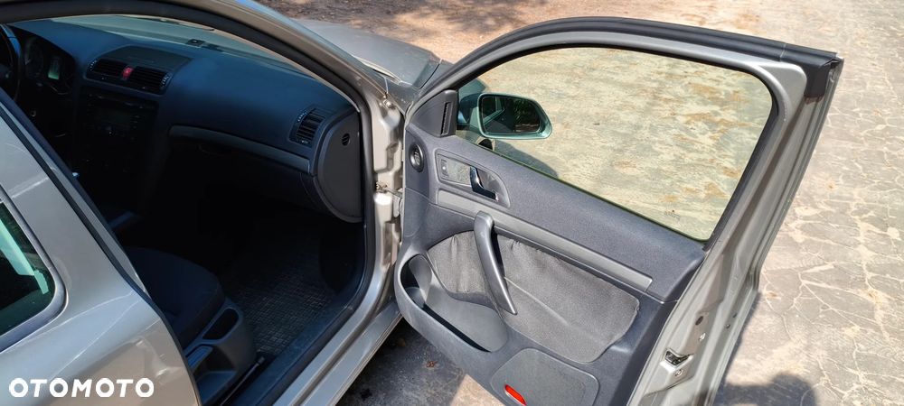 Skoda Octavia 1.6 FSI Elegance - 10