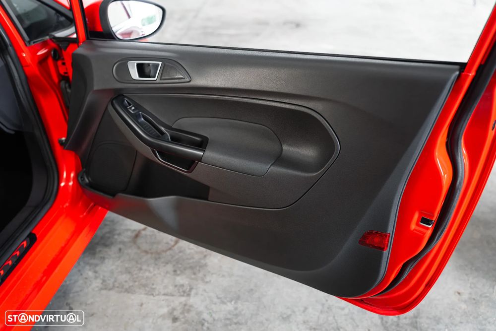 Ford Fiesta 1.6 EcoBoost c/ Pack Pele Desportiva ST - 13