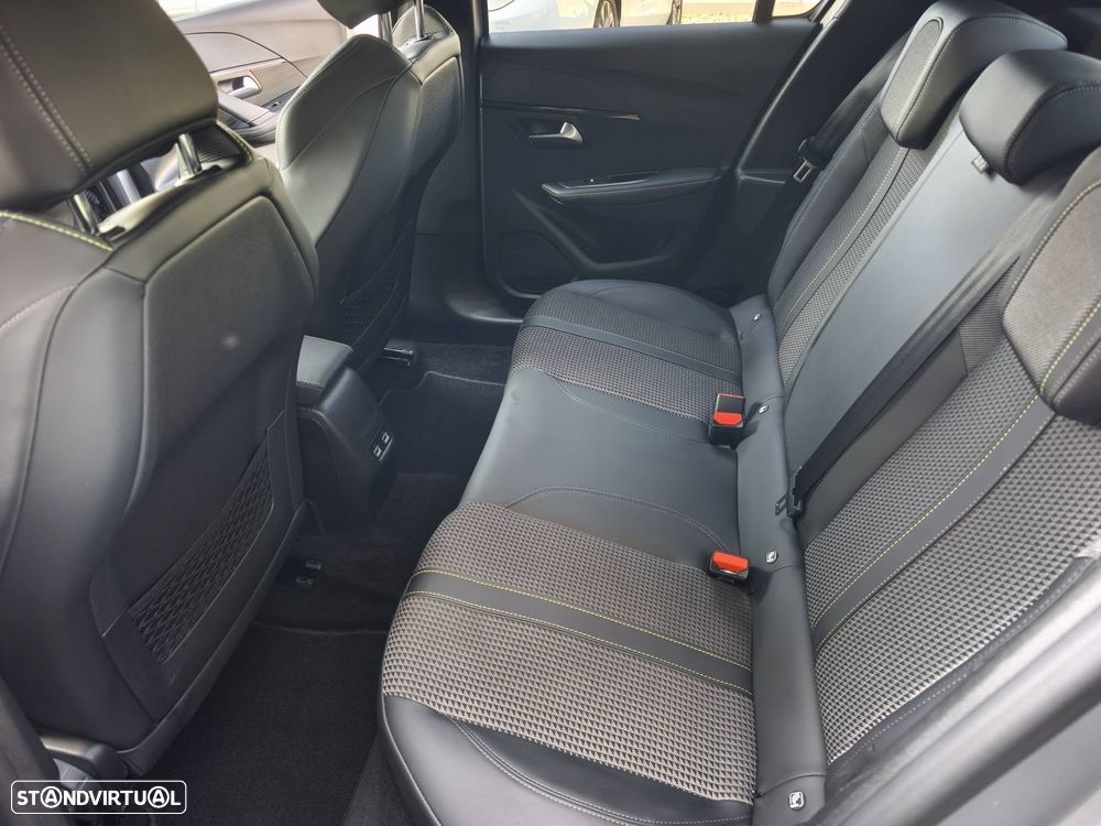 Peugeot e-208 GT Pack - 10