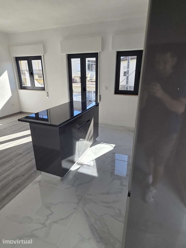 Apartamento T3 com Terraço e estacionamento em Viseu - Grande imagem: 4/20