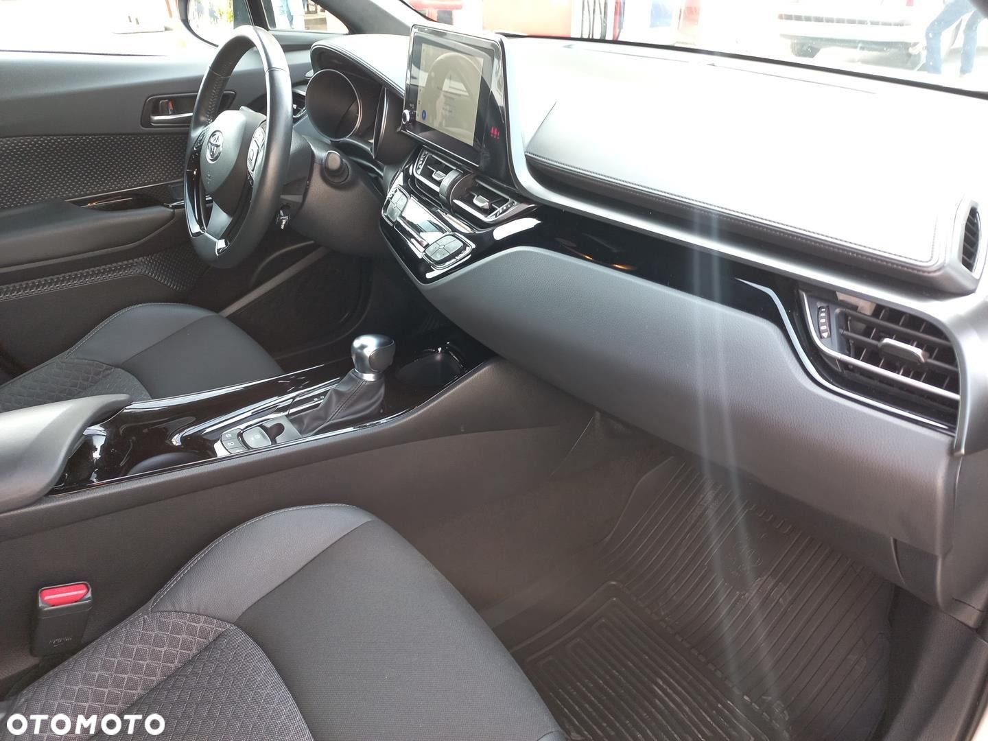 Toyota C-HR - 14