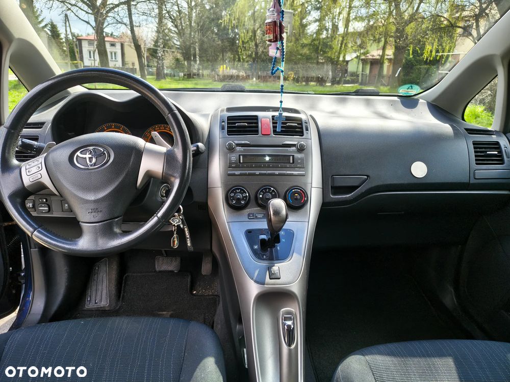 Toyota Auris - 13