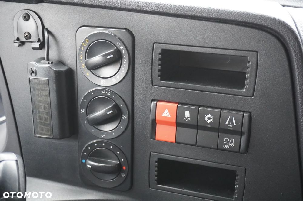 Mercedes-Benz Atego 1318 E6 4x2 / Chłodnia Cazaux 17 EPAL / Multitemperatura / Thermoking T-1000R - 18