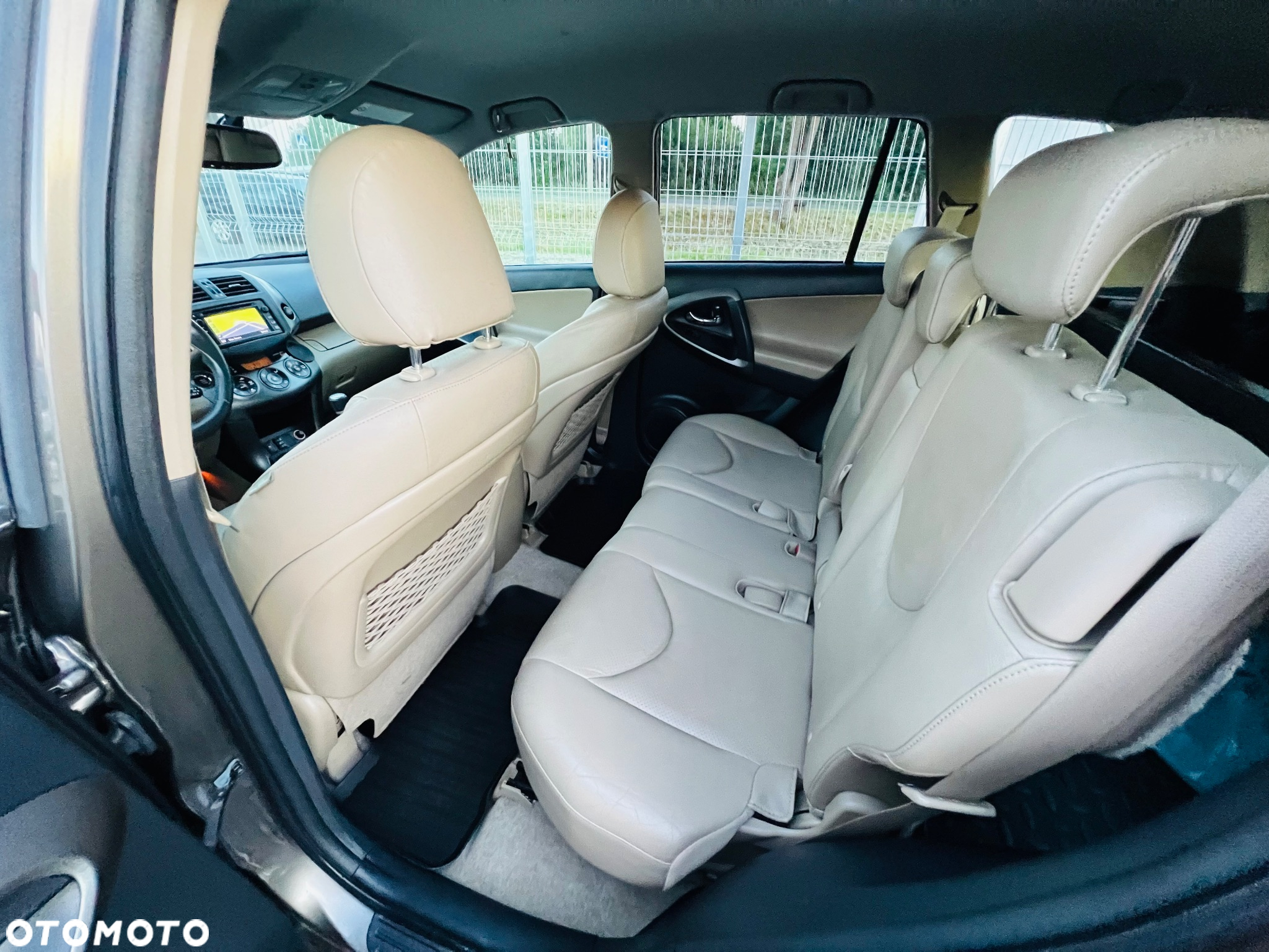 Toyota RAV4 2.0 VVT-i Premium - 13