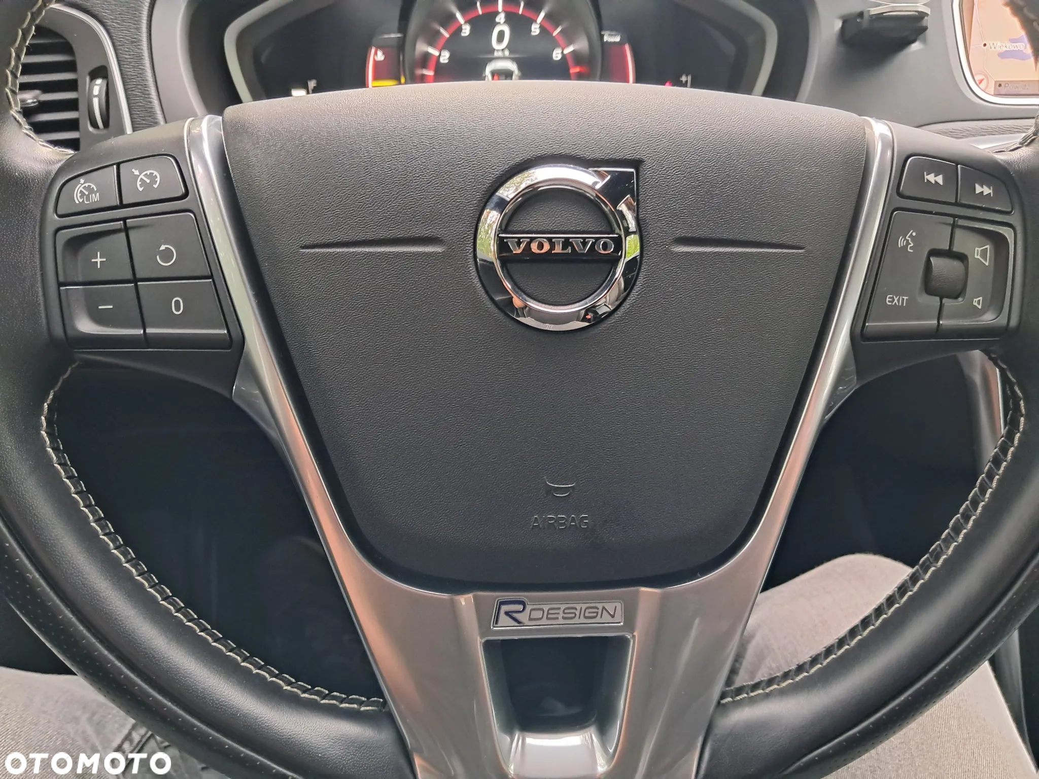 Volvo V40 T2 Drive-E R-Design Momentum - 17