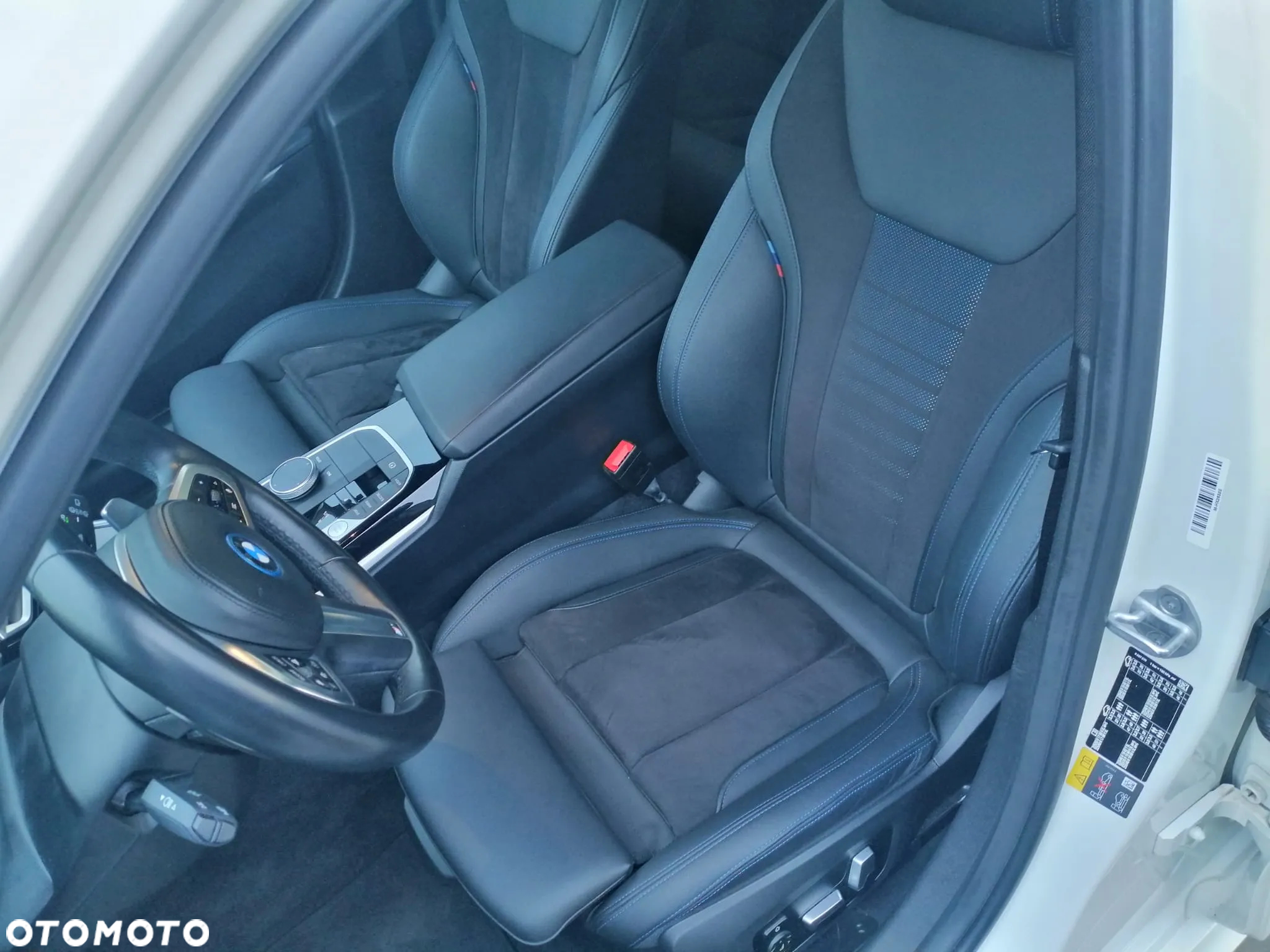 BMW Seria 3 330e M Sport sport - 26