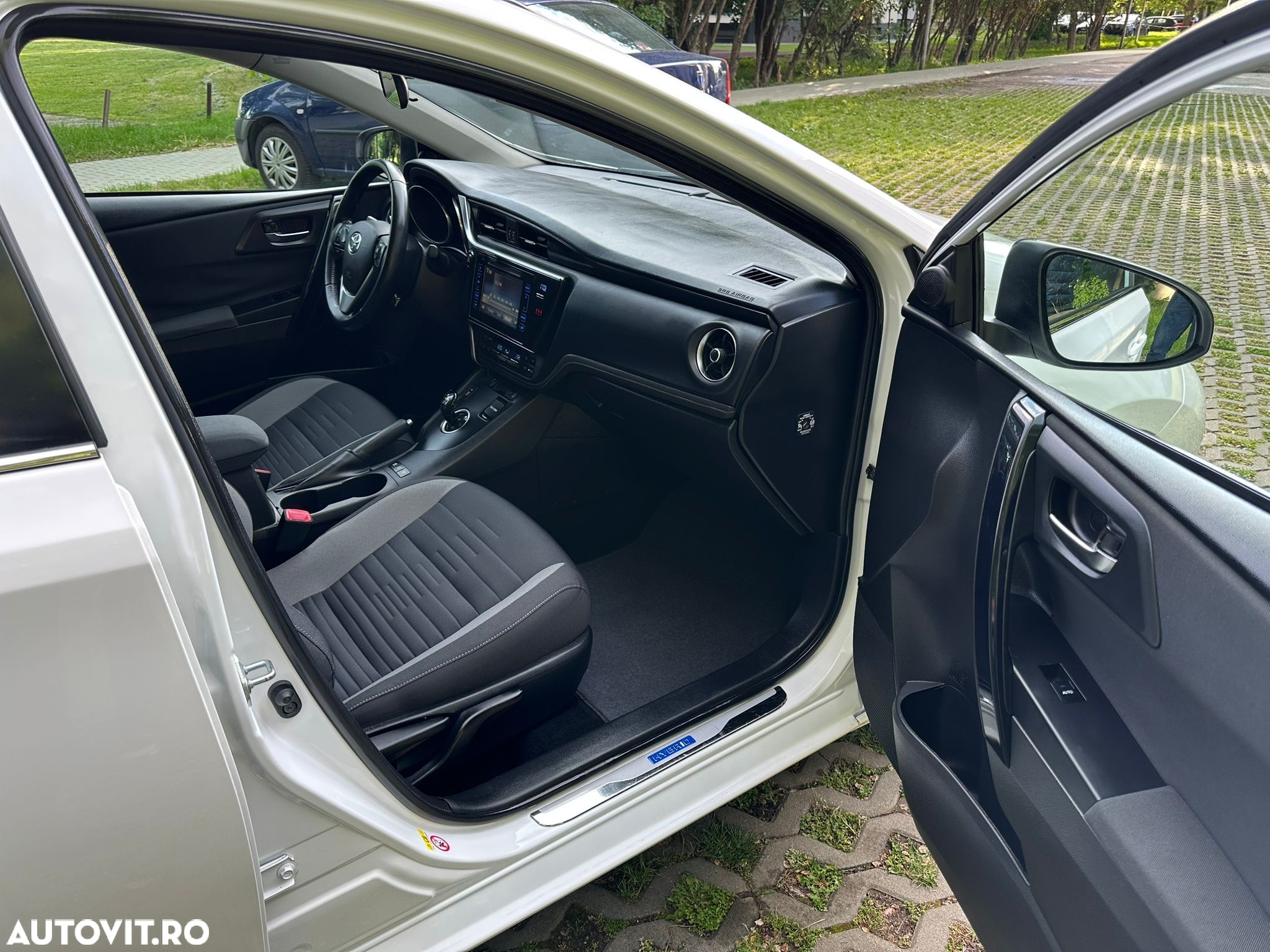 Toyota Auris 1.8 VVT-i Hybrid Automatik Style Selection - 16