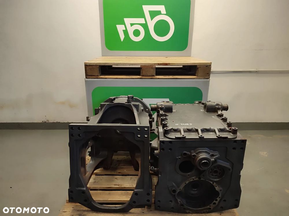 Obudowa skrzyni biegów ML180 HA180 MASSEY FERGUSON 7718 S - 1