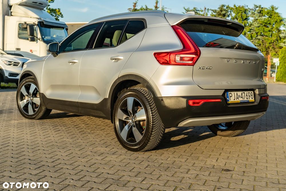 Volvo XC 40 T5 AWD Geartronic Momentum Pro - 10