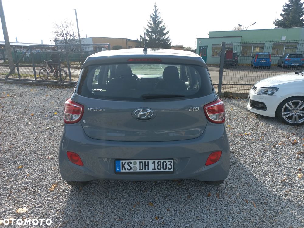 Hyundai i10 1.0 Fifa World Cup Edition - 13