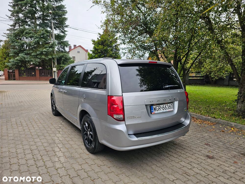 Dodge Grand Caravan - 27