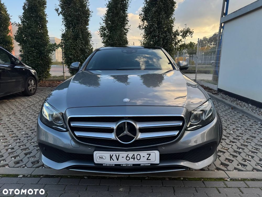 Mercedes-Benz Klasa E 350e 9G-TRONIC Exclusive - 3