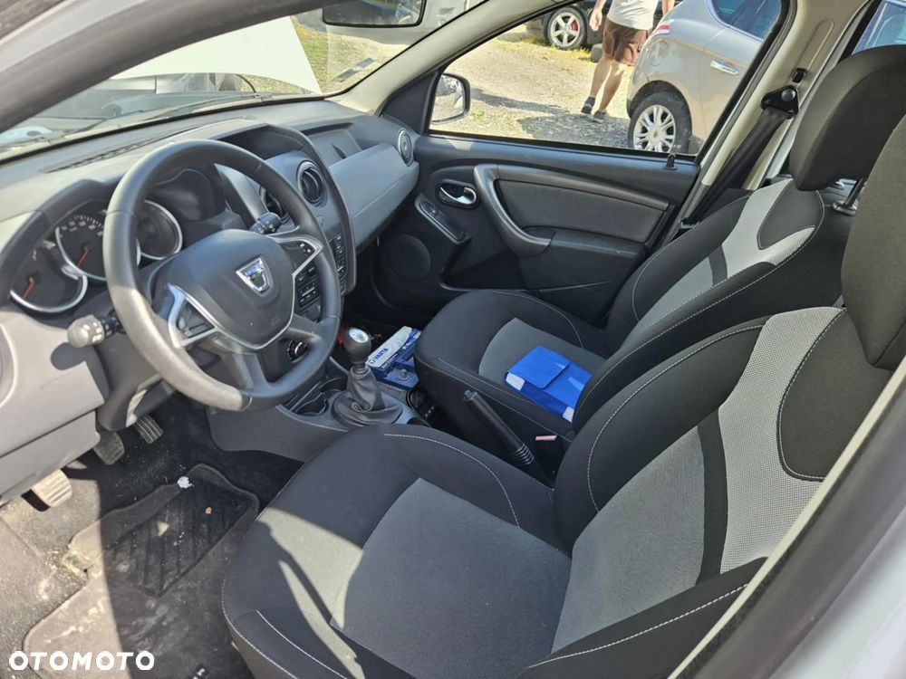 Dacia Duster 1.2 TCe Celebration S&S EU6 - 23