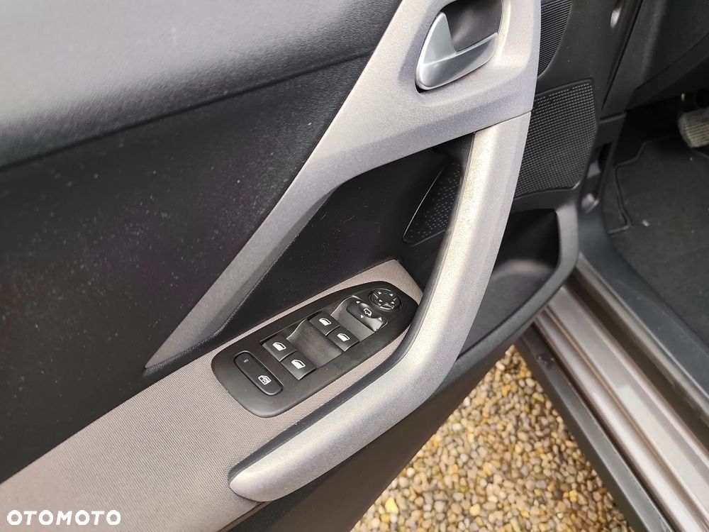 Peugeot 2008 PureTech 110 GPF Stop&Start EAT6 Allure - 13