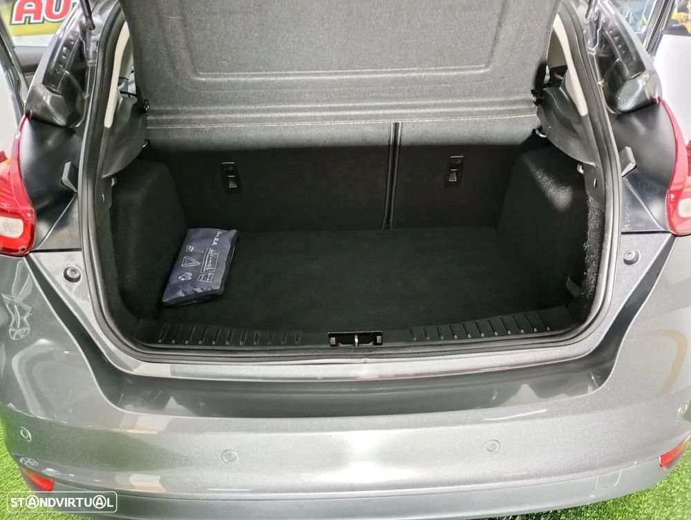 Ford Focus - 29