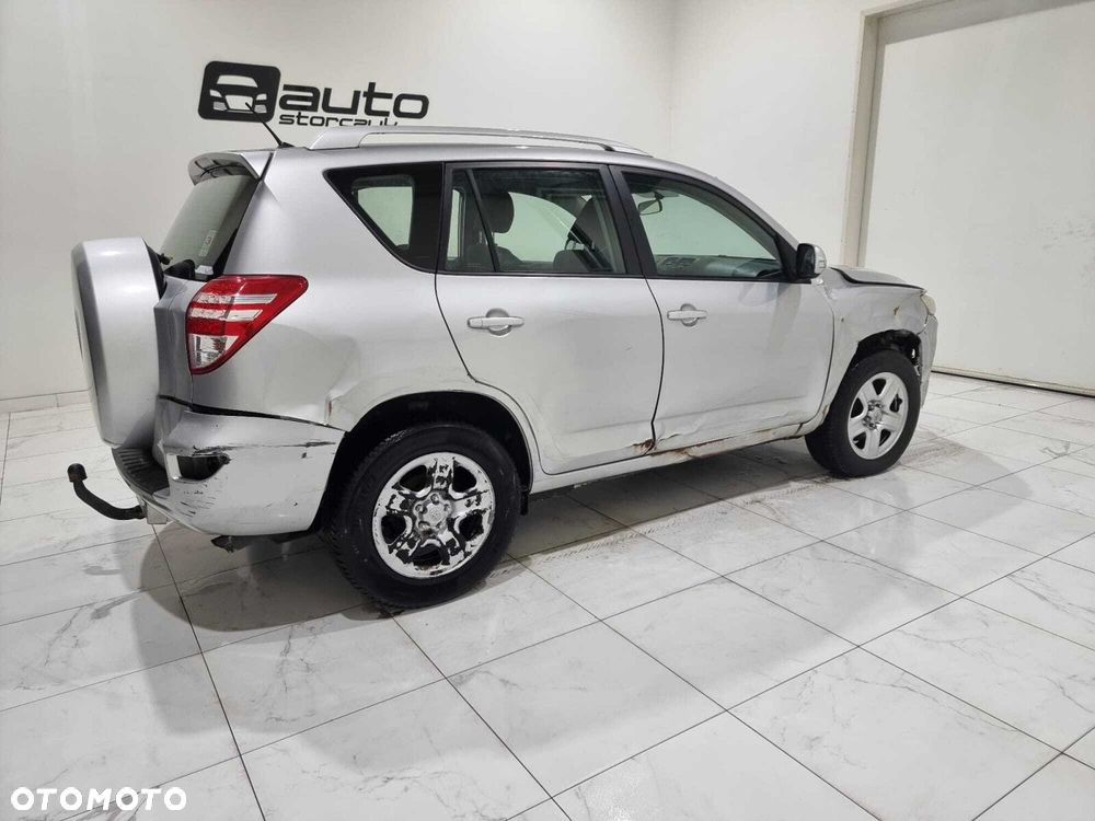 Toyota RAV4 - 9