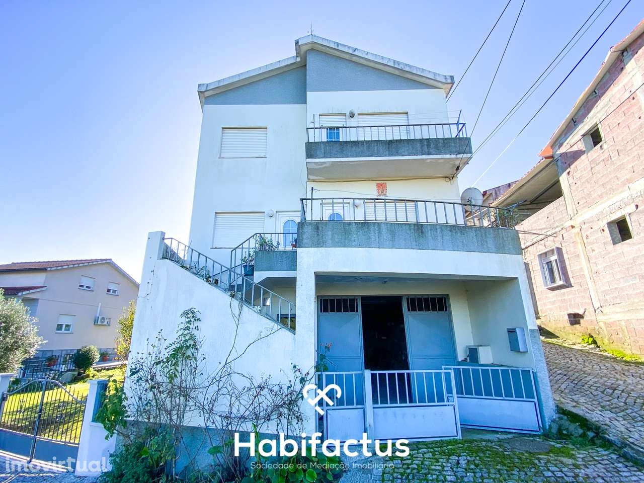 Moradia para venda com Dois Andares Independentes no Centro de Mangual - Grande imagem: 2/36