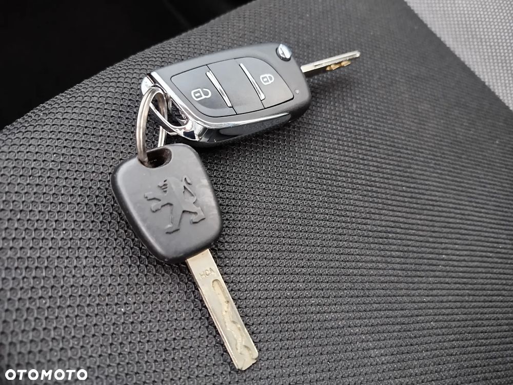 Peugeot 207 1.6 HDi 16V Sporty - 32
