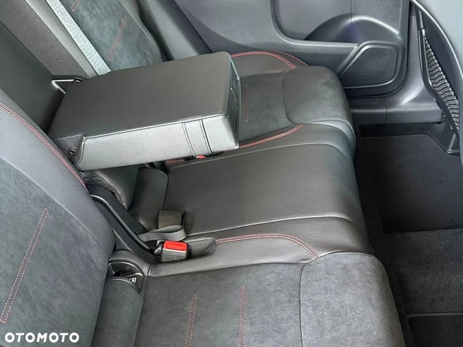 Mercedes-Benz GLB 200 AMG Line 7G-DCT - 13