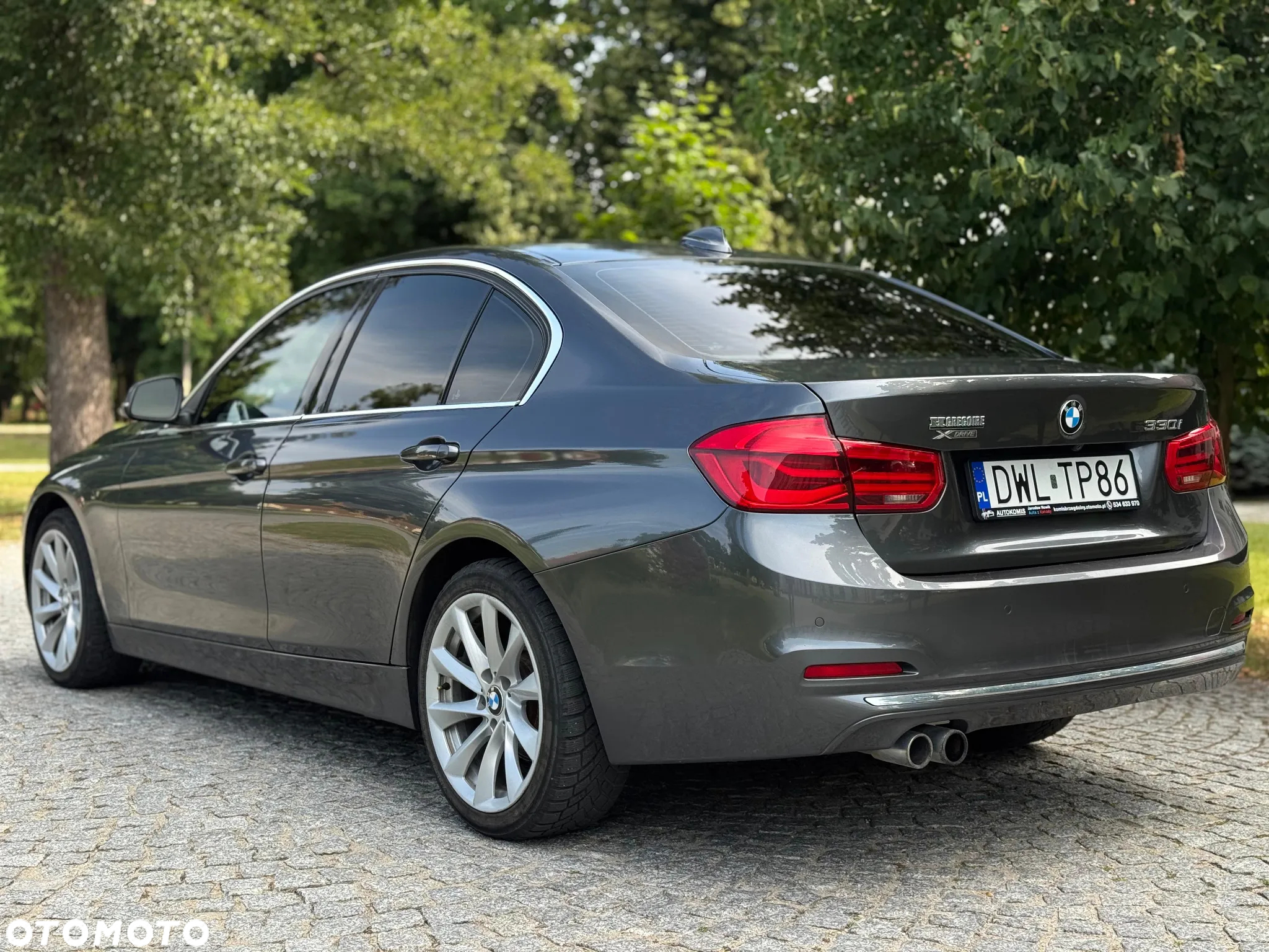 BMW Seria 3 330i - 29