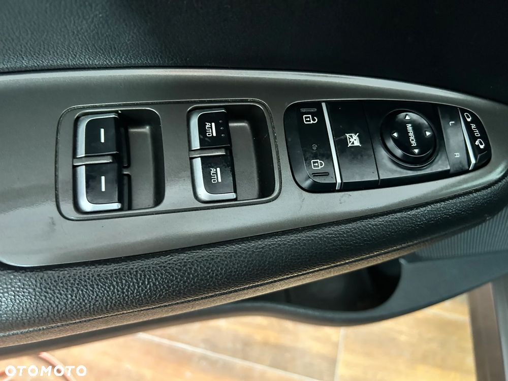 Kia Optima 2.0 M - 6