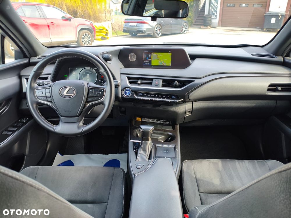 Lexus UX 250h GPF Business AWD - 26