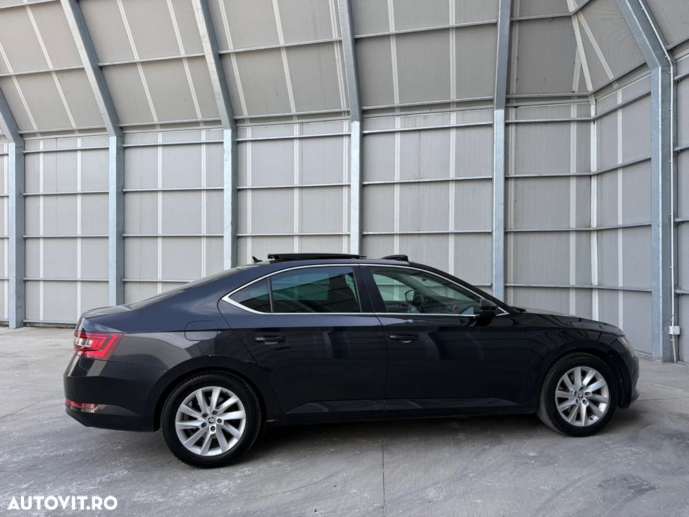 Skoda Superb 2.0 TDI DSG Premium Edition - 13