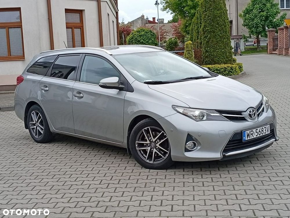 Toyota Auris - 11