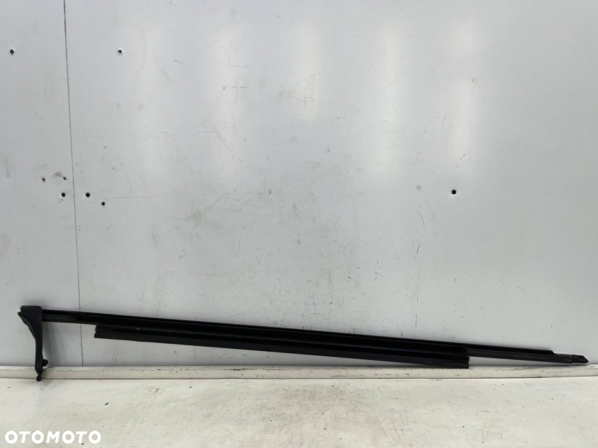 Listwa Audi A6 C7 10-18r. LEWA przednia listwa zgarniająca zewnętrzna drzwi lewy przód 4g0853283 - 13