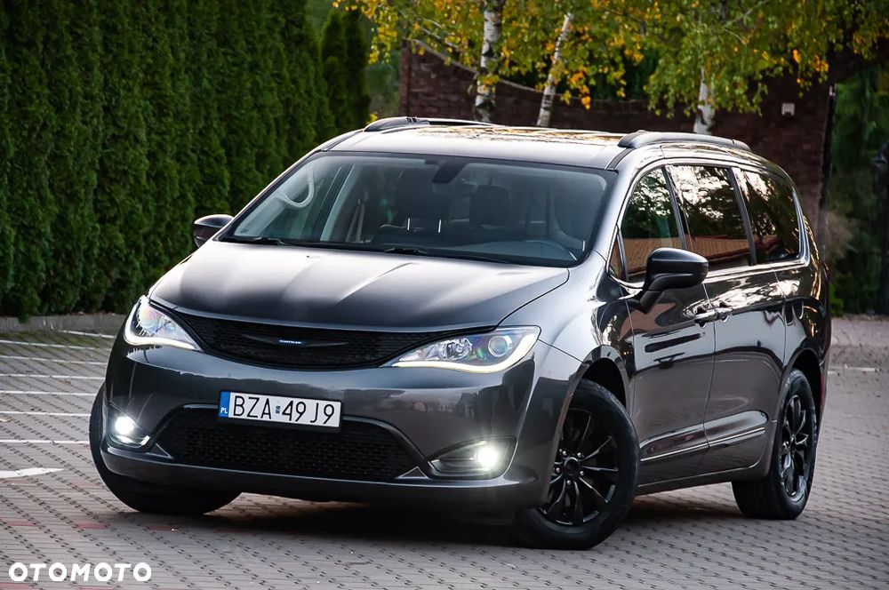 Chrysler Pacifica - 9