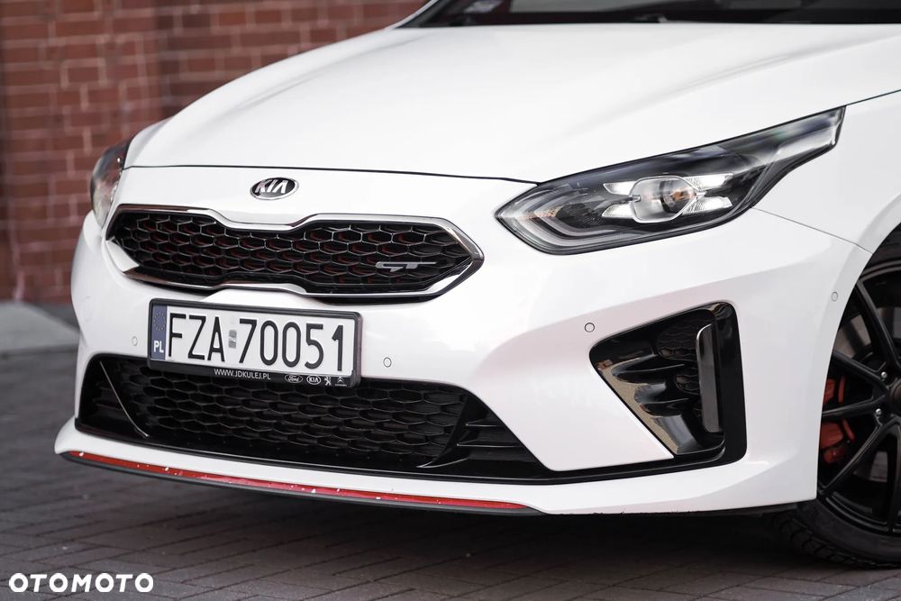 Kia ProCeed - 12