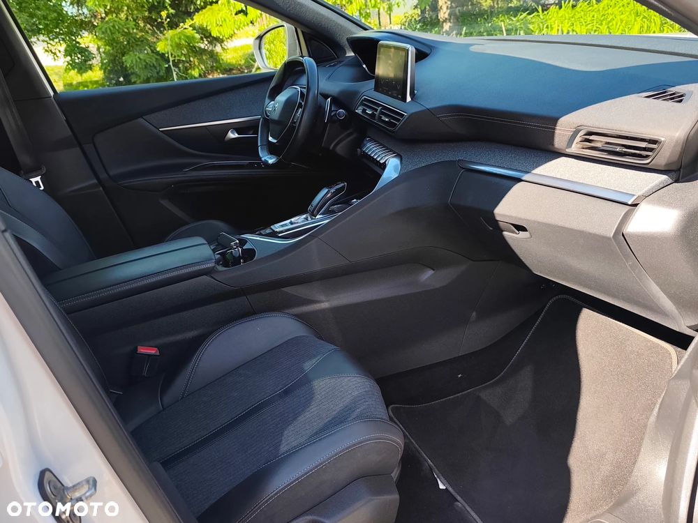 Peugeot 5008 BlueHDi 130 EAT8 GT - 24