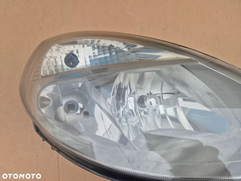 Lancia Ypsilon lampa prawa Musa.2003-2006.OE. - 2