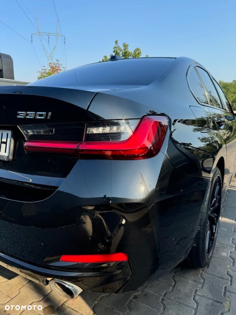 BMW Seria 3 330i xDrive - 6