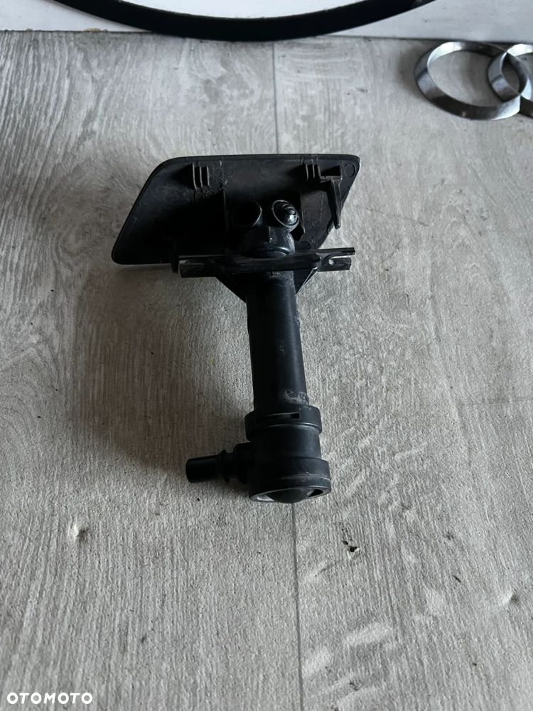 SPRYSKIWACZ ZASLEPKA ZDERZAKA AUDI Q3 8U S-Line 8U0955102C ZAŚLEPKA SPRYSKIWACZA LX7R - 2