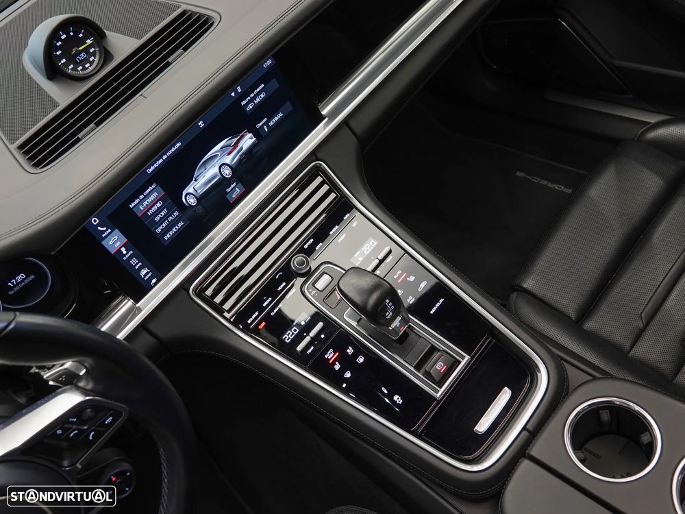 Porsche Panamera 4 E-Hybrid - 31