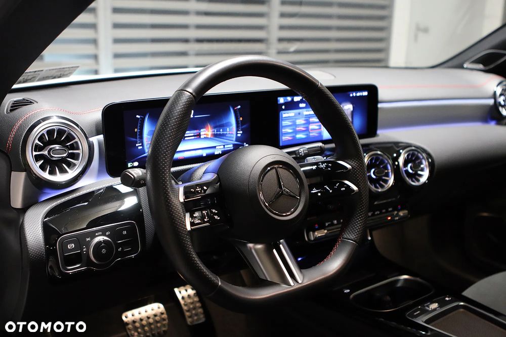 Mercedes-Benz CLA 250 4Matic 7G-DCT AMG Line - 22