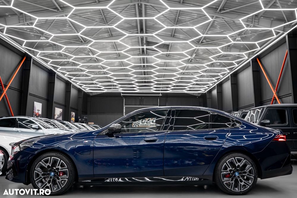 BMW Seria 5 530e xDrive AT PHEV - 31