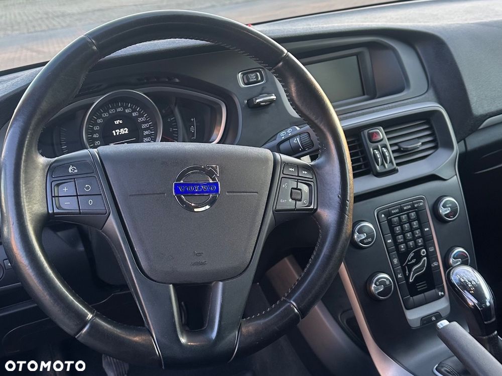 Volvo V40 D2 - 11