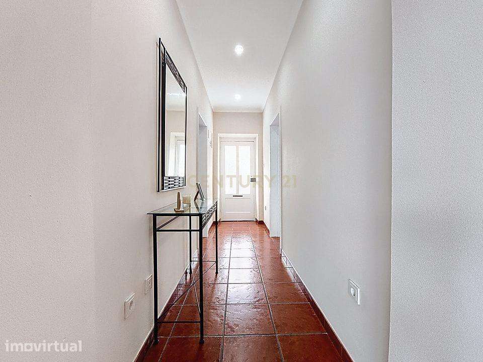 Moradia Renovada no Centro da Vila do Nordeste – Excelente Oportunidad - Grande imagem: 5/27